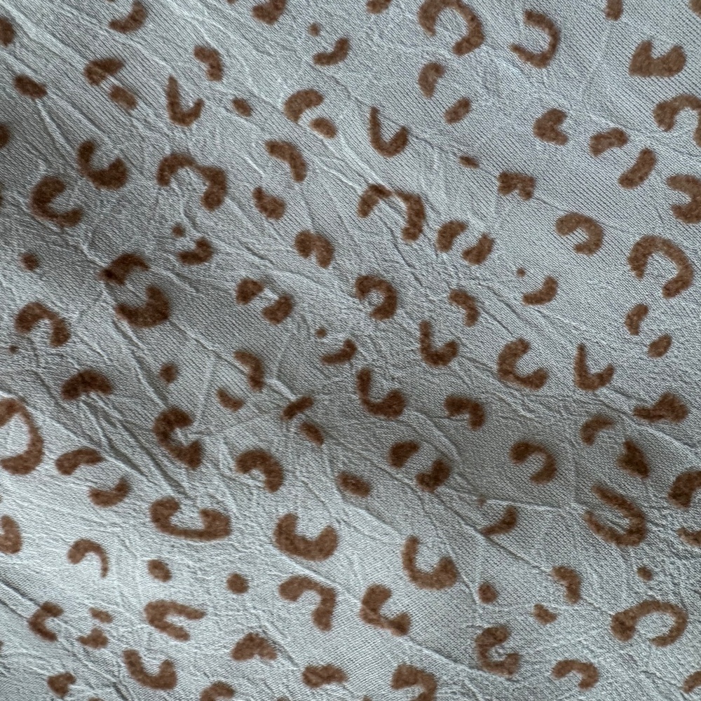 ENTRO TOP WITH VELVET CHEETA PRINT DETAIL - Picture 4 of 4